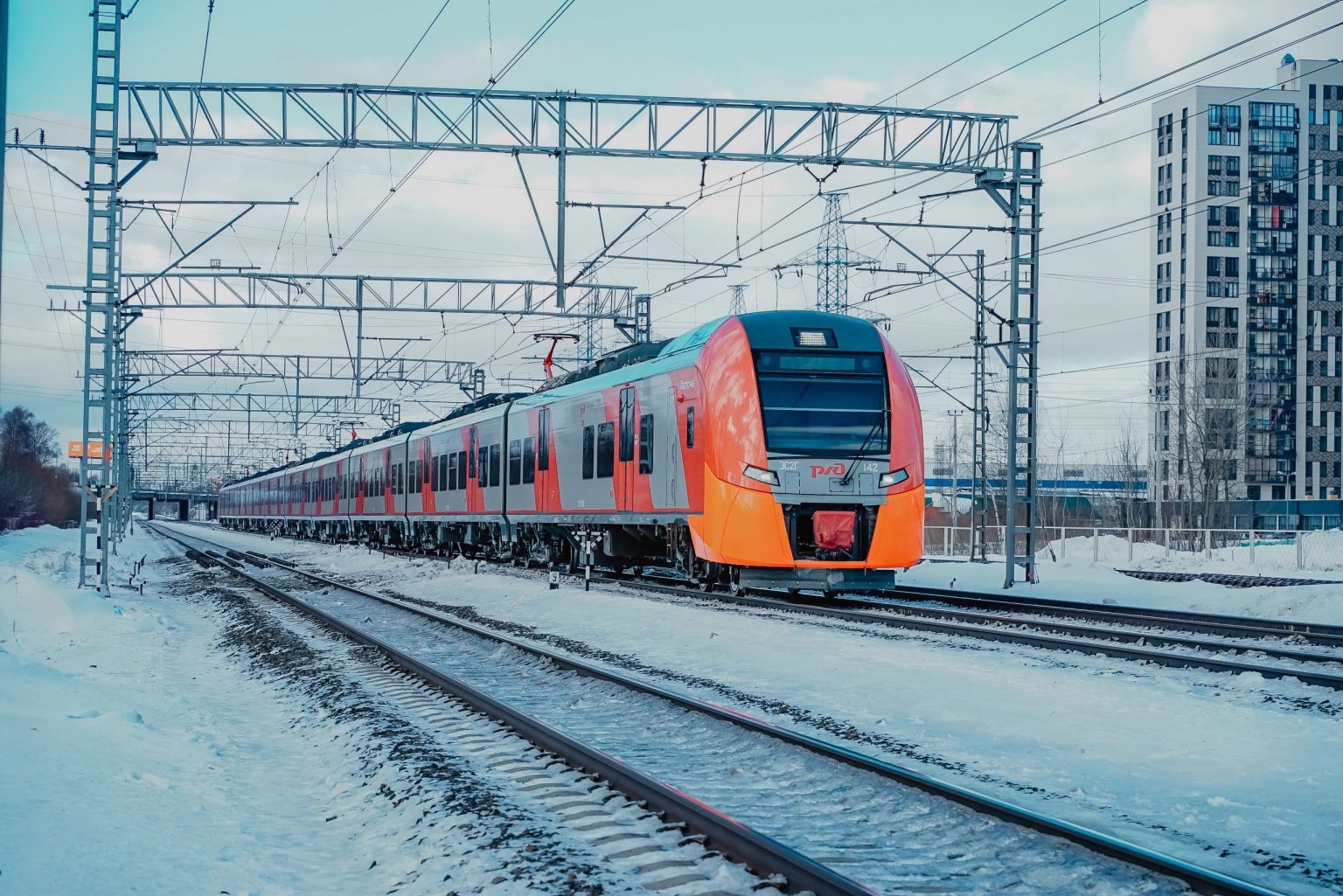 Ласточка тверь химки на завтра. Ласточка Москва Тверь. Ласточка Москва Конаково. Поезд в март. Электричка 6353